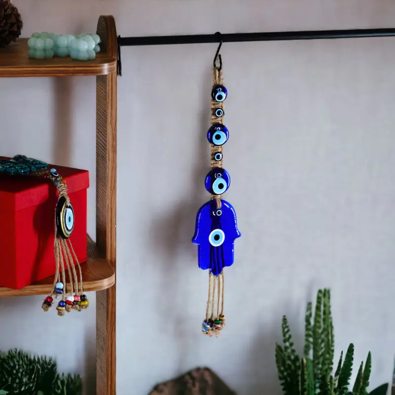 Fatma Ana Bereket Eli Desenli Nazar Boncuklu Duvar Süsü 50 cm Fatma Ana Bereket Eli Desenli Nazar Boncuklu Duvar Süsü 50 cm