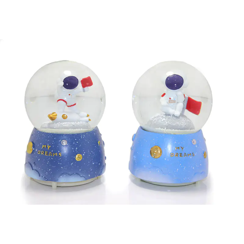 Işıklı Müzikli Püskürtmeli Kar Küresi 16 cm ALK267 Işıklı Müzikli Püskürtmeli Kar Küresi 16 cm ALK267
