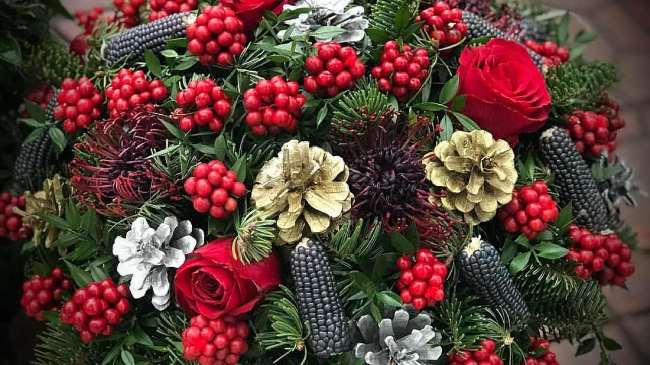 çiçekli desen, meyve, noel, kesme çiçekler içeren bir resimYapay zeka tarafından oluşturulan içerik yanlış olabilir.