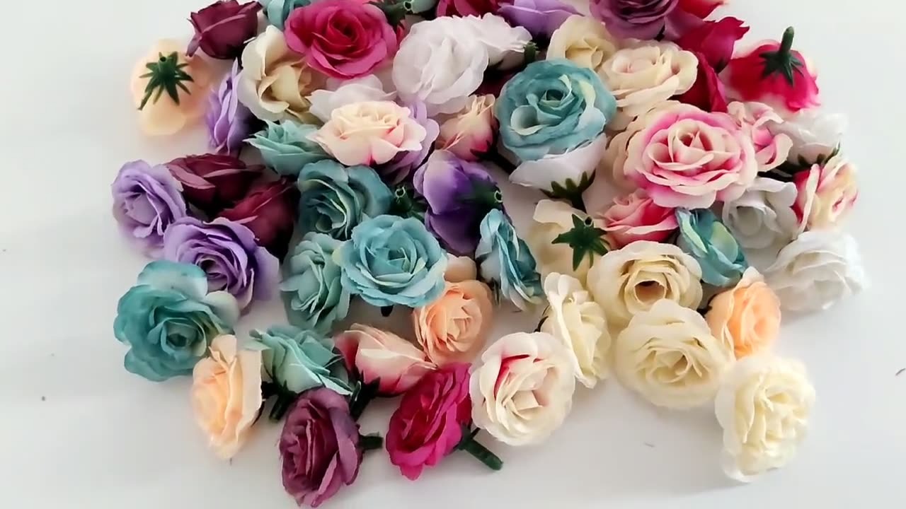 gül, kesme çiçekler, bahçe gülü, çiçekli desen içeren bir resimYapay zeka tarafından oluşturulan içerik yanlış olabilir.